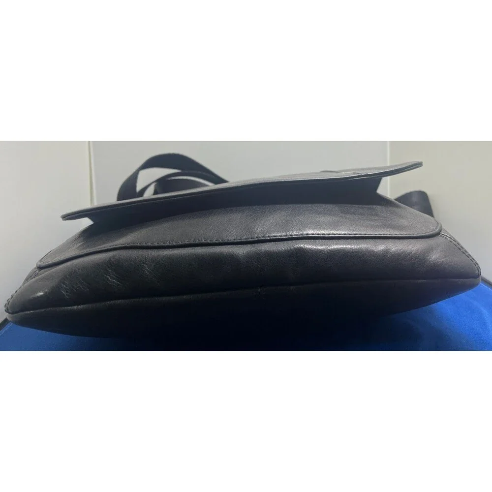 TUMI 6923D Bryce Black Leather Messenger Bag Crossbody Shoulder Flap Pouch